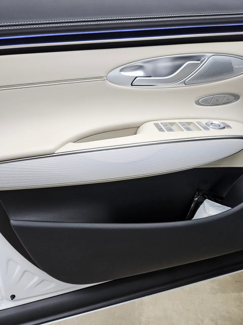 Genesis GV70 ppf - Genesis GV70 PPF Review: Interior Protection for a Pristine Cabin photo 5