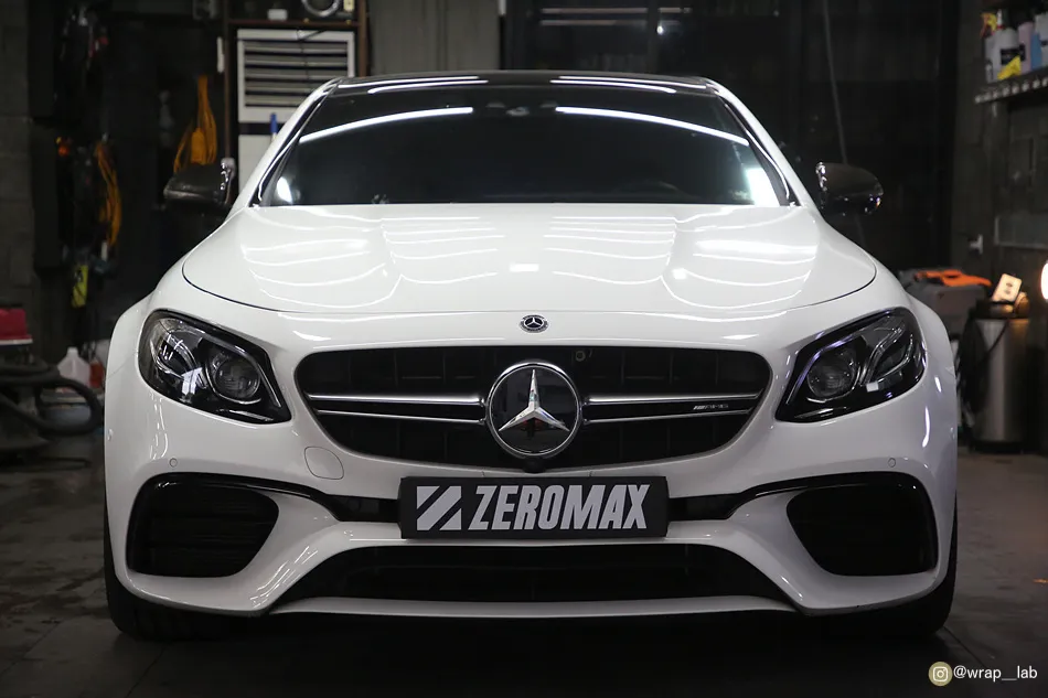 Mercedes-Benz Eクラス W213 PPF施工事例:費用目安と仕上がり 施工写真 1-1