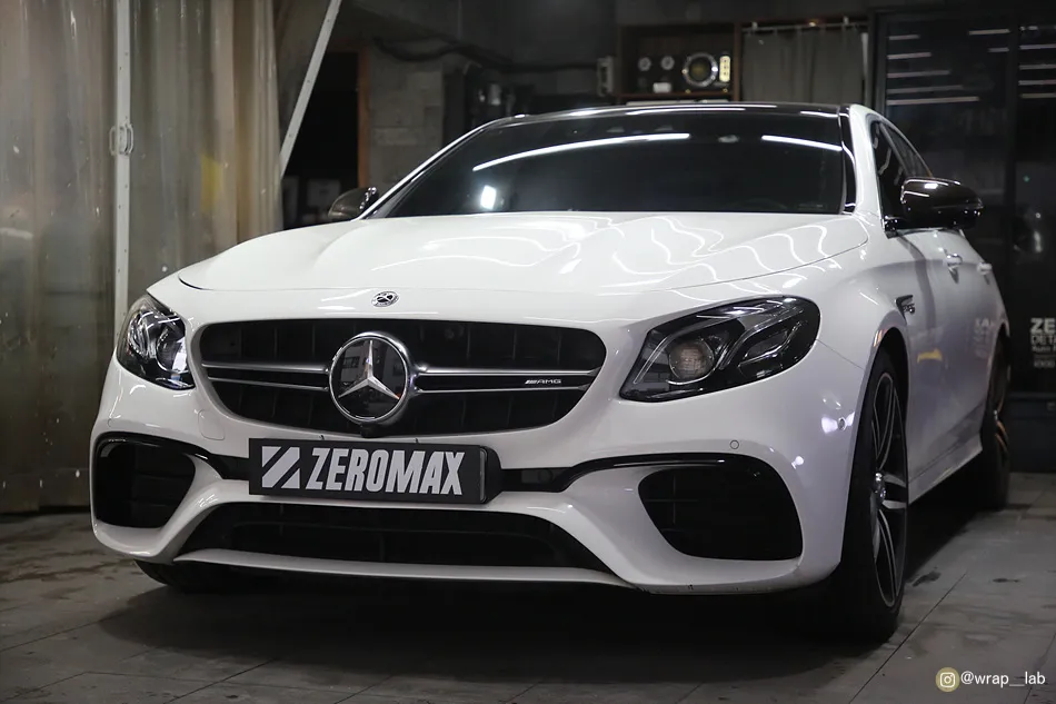 Mercedes-Benz Eクラス W213 PPF施工事例:費用目安と仕上がり 施工写真 2-1