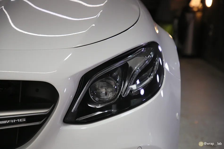 Mercedes-Benz Eクラス W213 PPF施工事例:費用目安と仕上がり 施工写真 1-2
