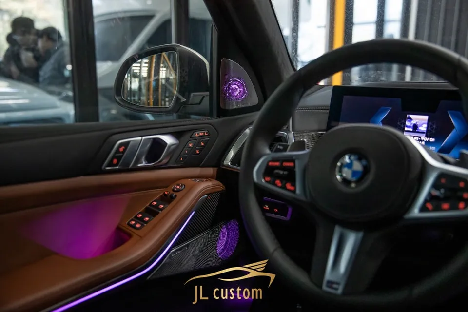BMW X7 G07 ambient lighting - BMW X7 Ambient Lighting Review: Whirlwind LED Upgrade photo 3