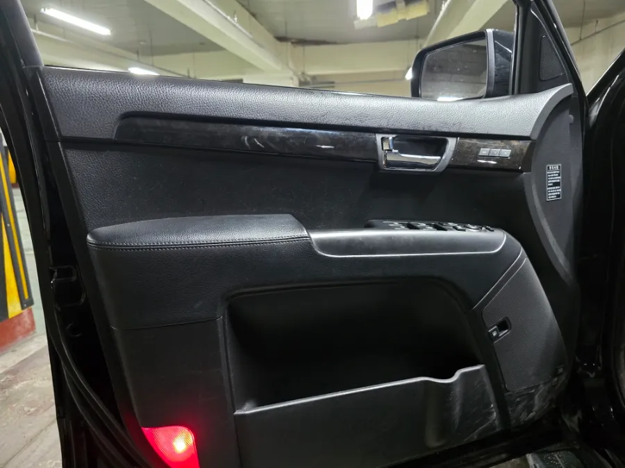 Kia Mohave ambient lighting - Kia Mohave Ambient Lighting Review — Enhanced Interior Mood photo 5