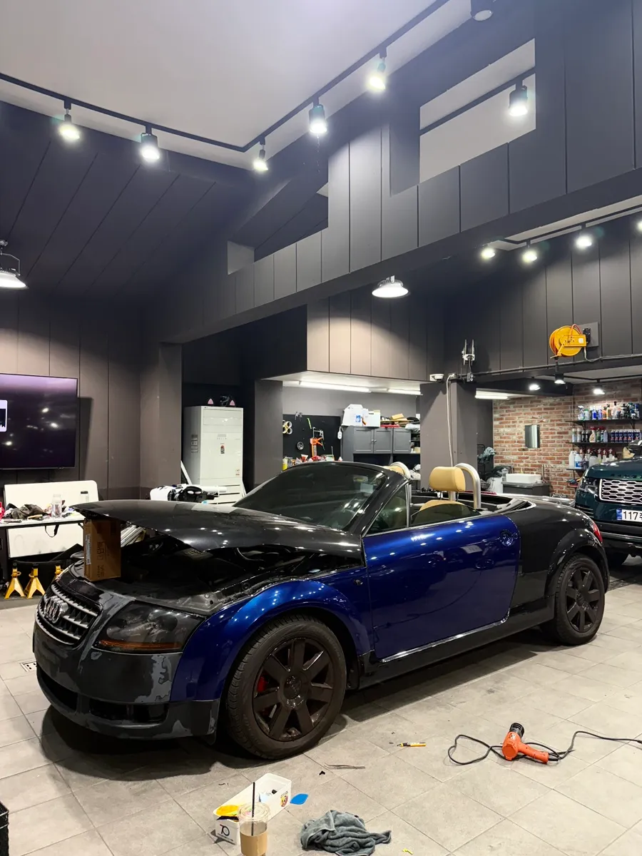 Audi TTのカーラッピング事例|費用目安・仕上がり 施工写真 1-3
