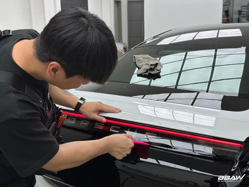 ポルシェ タイカン PPF施工事例|費用目安・仕上がり 施工写真 3-3