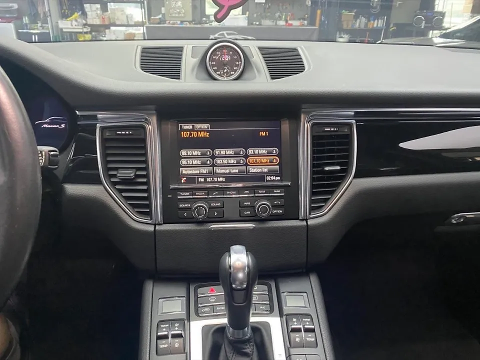 Mercedes-Benz GLE Ambient Lighting Install Cost Guide — photo 5