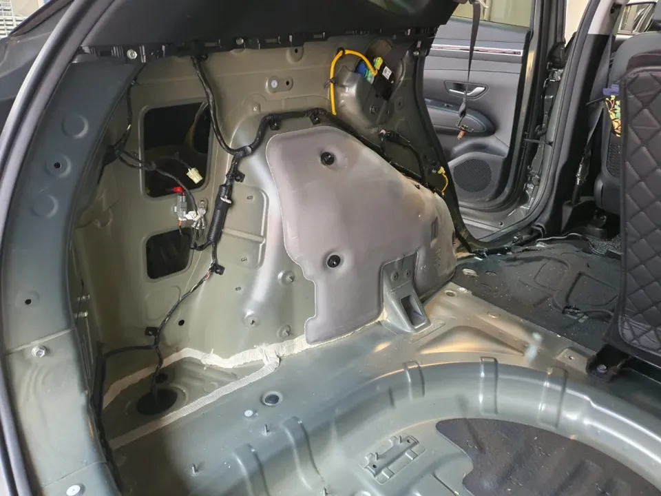 Hyundai Tucson NX4 oem options - Hyundai Tucson NX4 Power Tailgate Retrofit Review photo 5