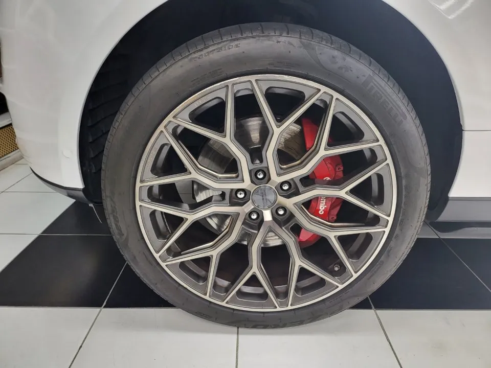 Land Rover Range Rover vinyl wrap - Land Rover Range Rover Vinyl Wrap Review: Cost & Results photo 4