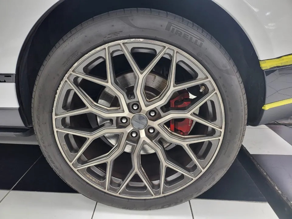 Land Rover Range Rover vinyl wrap - Land Rover Range Rover Vinyl Wrap Review: Cost & Results photo 6
