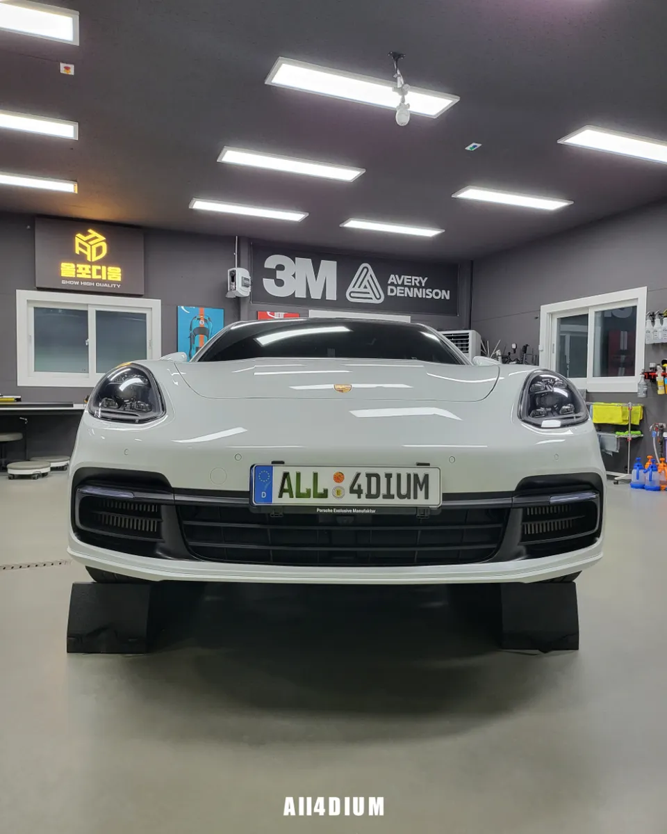 ポルシェ パナメーラGTS カーラッピング事例｜費用目安・仕上がり 施工写真 2-3