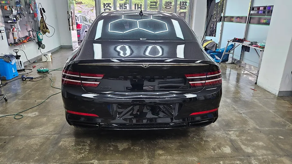 Genesis G80 vinyl wrap - Genesis G80 Chrome Delete Wrap Review photo 3