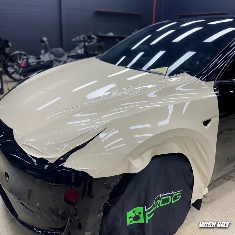 Tesla Model Y PPF施工事例|ベージカラーへの大胆チェンジ 施工写真 4-1