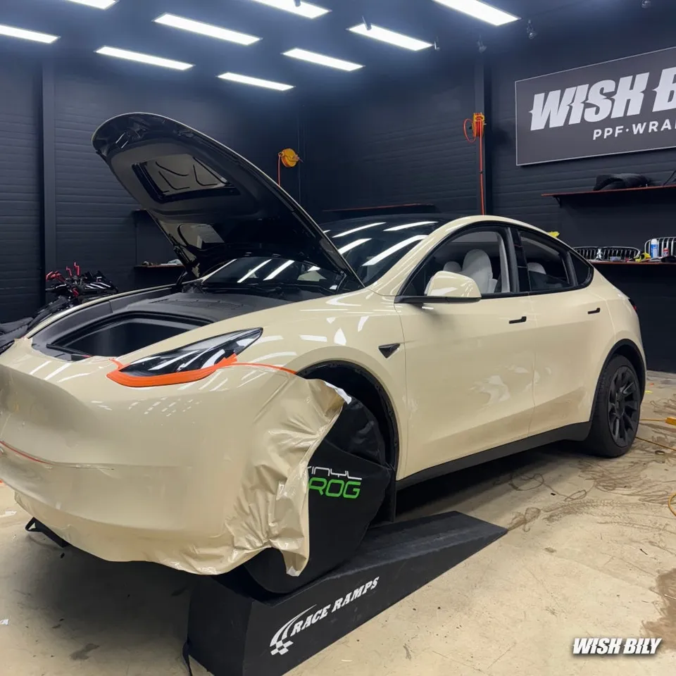 Tesla Model Y PPF施工事例|ベージカラーへの大胆チェンジ 施工写真 3-2