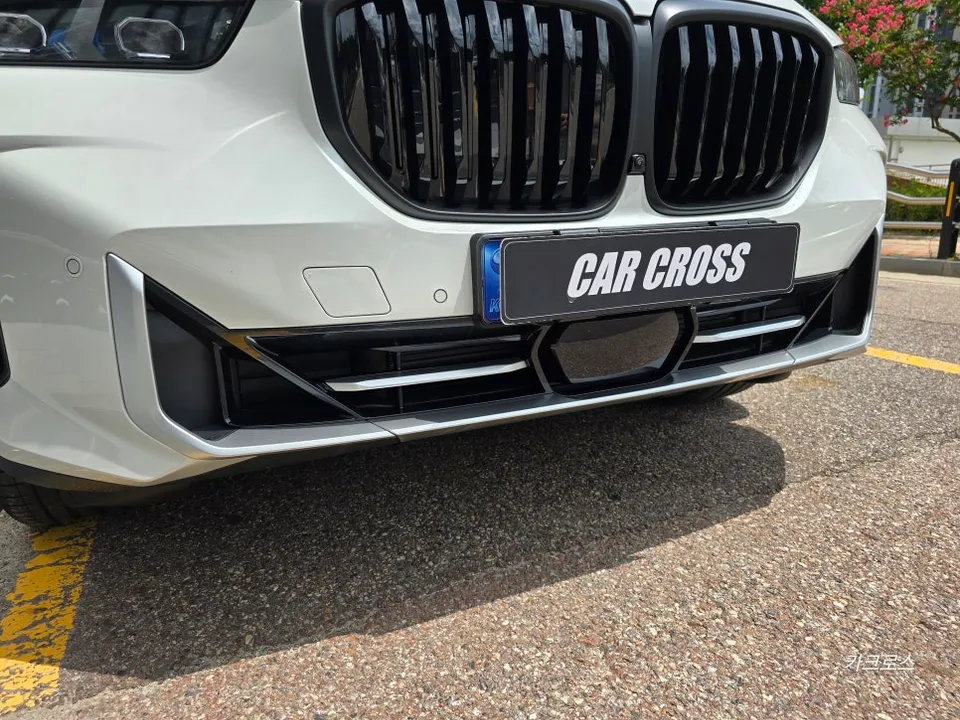 BMW X5 vinyl wrap - BMW X5 Vinyl Wrap Review: Chrome Delete Cost & Results photo 5