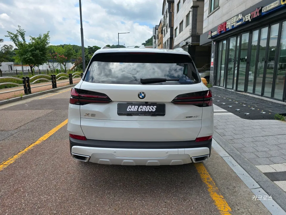 BMW X5のカーラッピング事例 施工写真 1-2