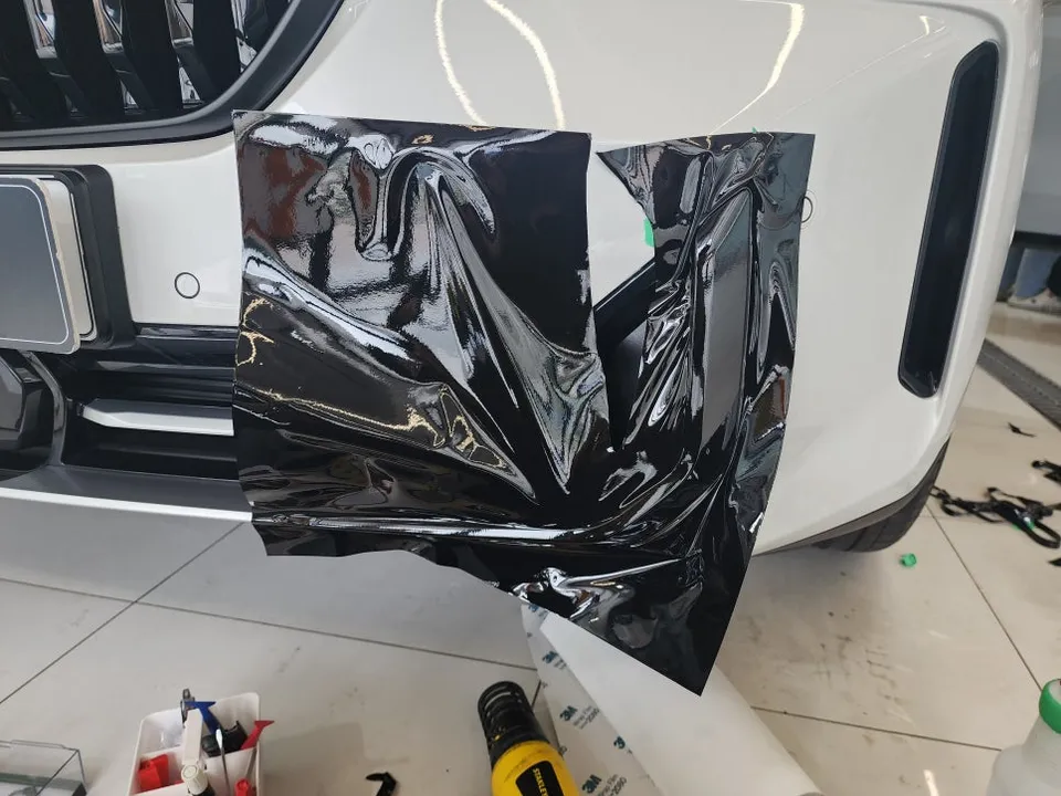 BMW X5のカーラッピング事例 施工写真 2-2
