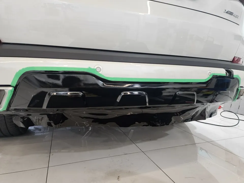 BMW X5のカーラッピング事例 施工写真 4-2