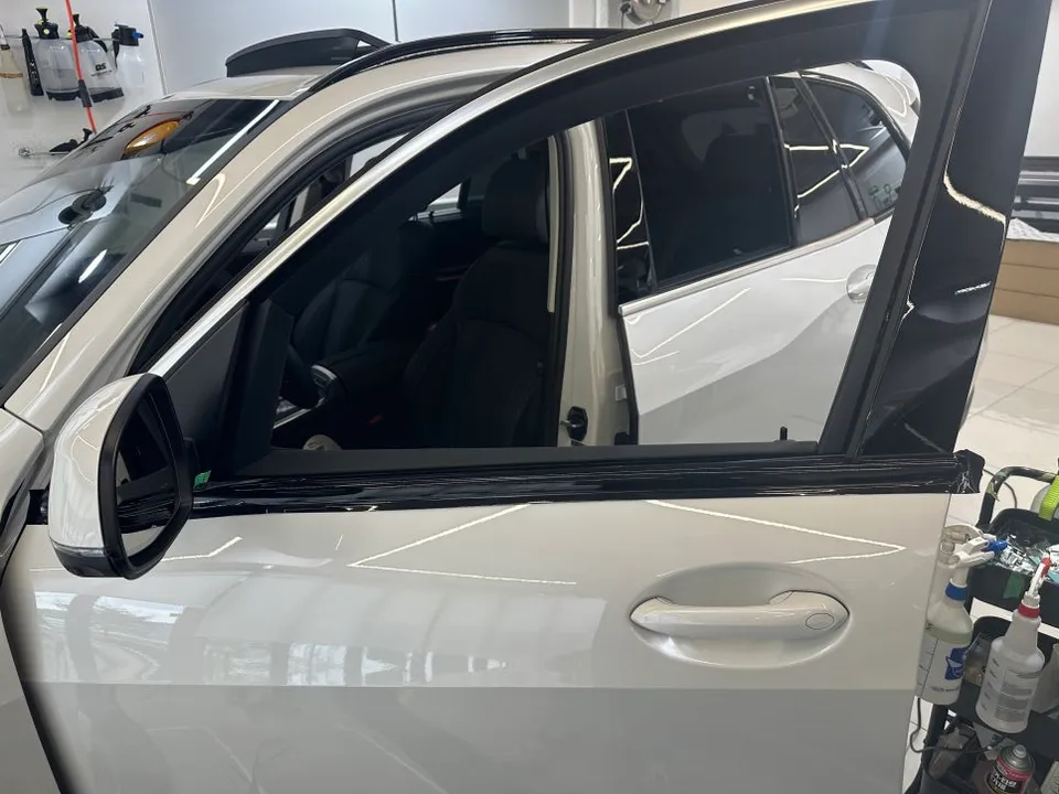 BMW X5のカーラッピング事例 施工写真 1-3