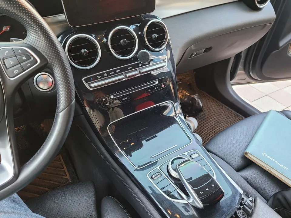 Mercedes-Benz GLC interior customization - Mercedes-Benz GLC Interior Customization Review — Enhanced Luxury photo 4