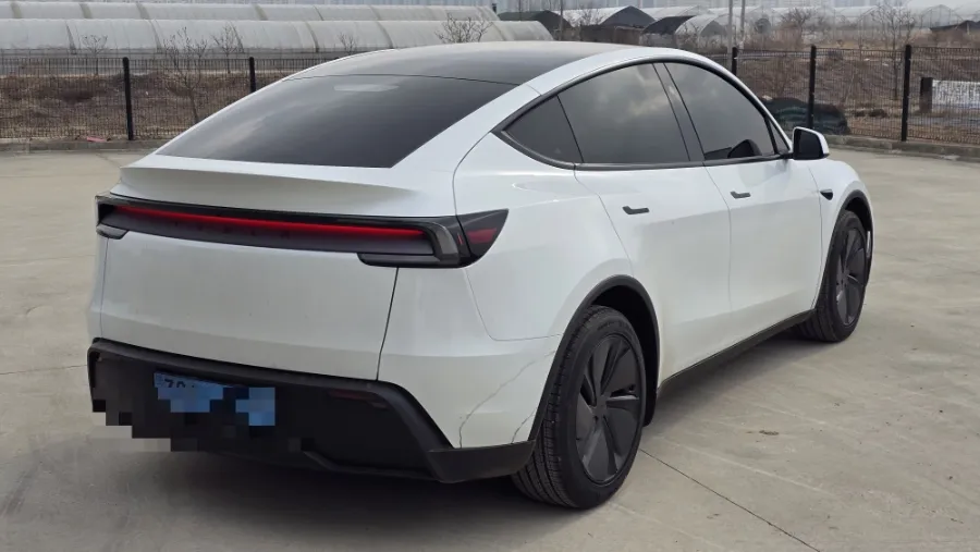 Tesla Model 3のカーフィルム施工事例|費用目安・仕上がり 施工写真 3-1