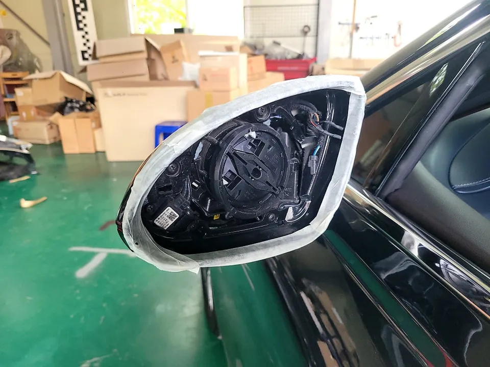 Genesis G80 other - Genesis G80 Puddle Lamp Upgrade Review: Enhanced Logo Illuminatio photo 4