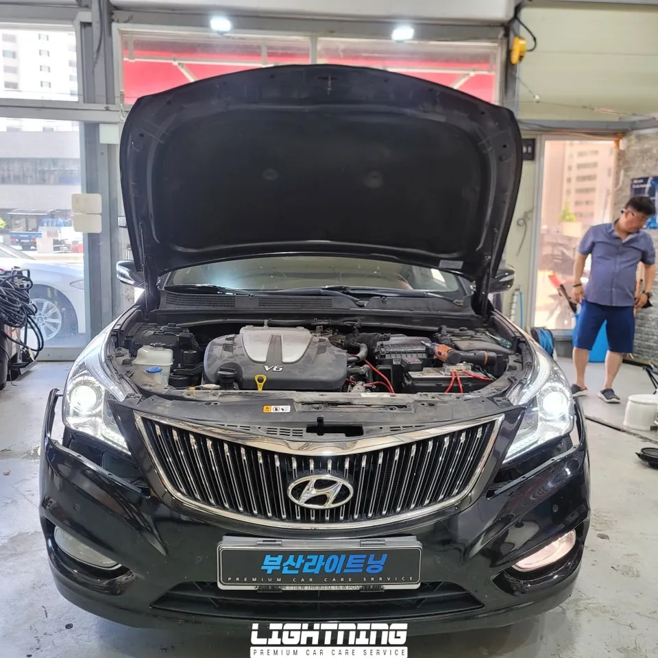 Hyundai Azeraのカーフィルム施工事例|費用目安・仕上がり 施工写真 3-3