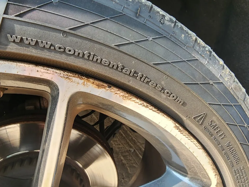 Mercedes-Benz GLCのガラスコーティング事例｜費用目安・仕上がり 施工写真 1-3