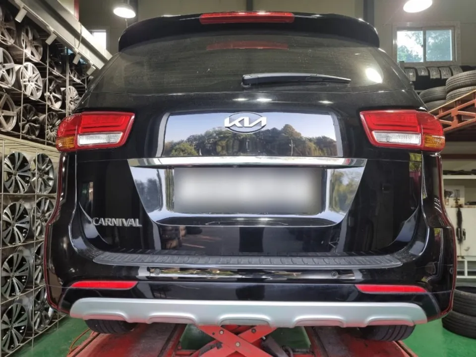 Kia Carnival 4th Genのホイールリペア・塗装事例 施工写真 1-1