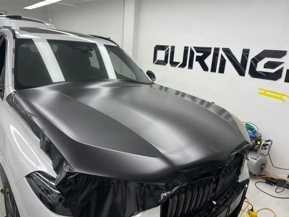 BMW X5のカーラッピング事例|サテンブラックで個性を演出 施工写真 1-2