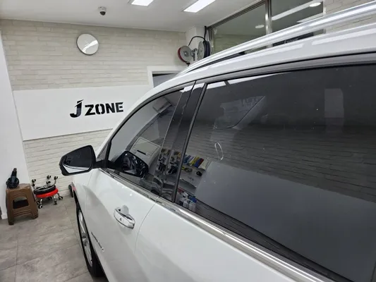 BMW X7 ドライブレコーダー取付事例|韓国での施工参考 施工写真 3-1