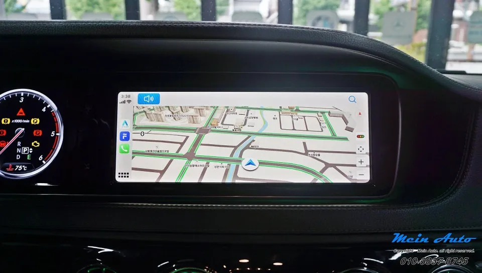 Mercedes-Benz S-ClassのAndroid Auto・CarPlay取付事例 施工写真 4-2