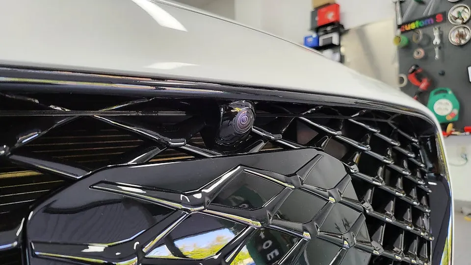 Hyundai Grandeur IGのカーラッピング事例 施工写真 4-2