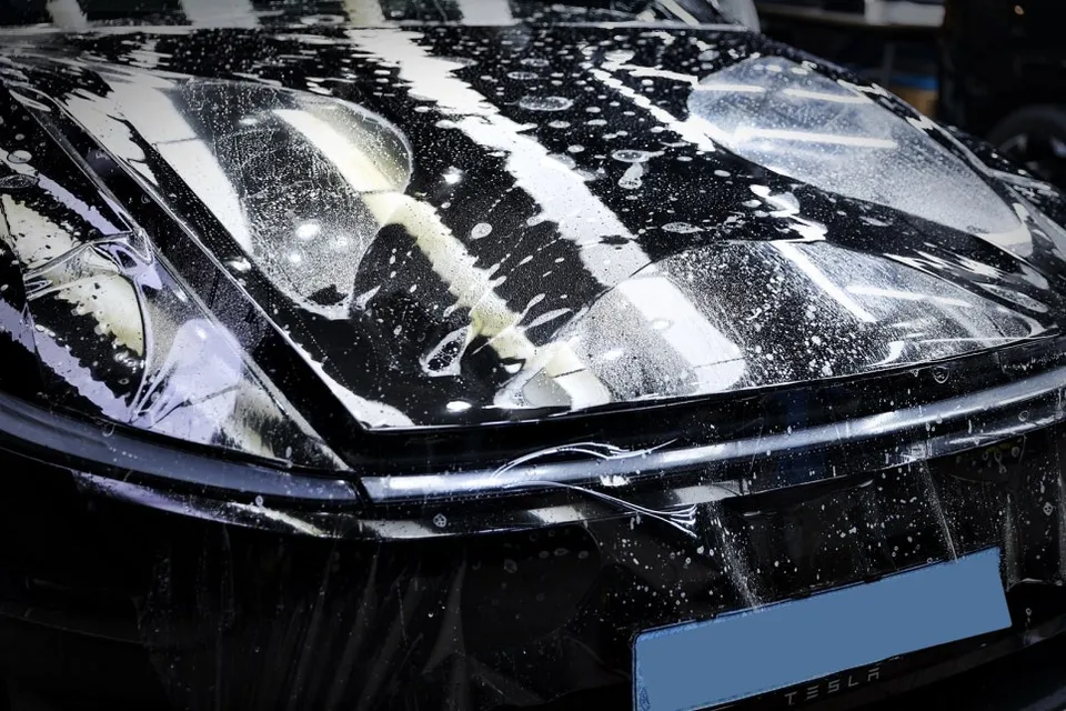 Tesla Model YのPPF施工事例|費用目安と仕上がり 施工写真 1-3