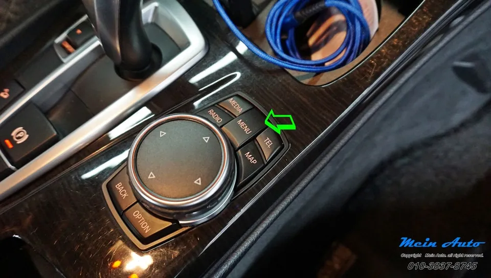 BMW 5 Seriesのカーオーディオ施工事例 施工写真 2-1