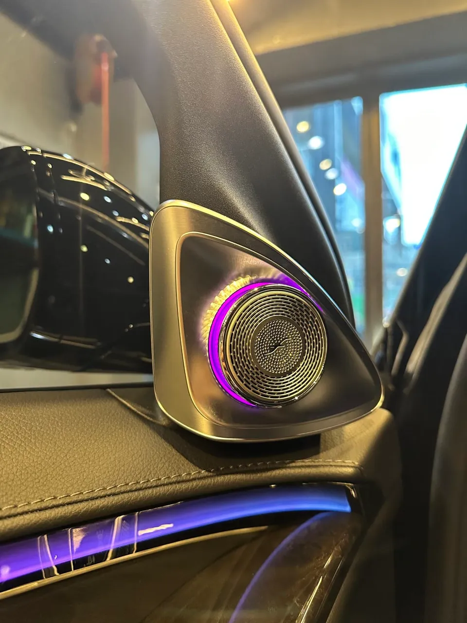 Mercedes-Benz S500 W223 ambient lighting - Mercedes-Benz S500 Ambient Lighting Review — Enhanced Luxury photo 5