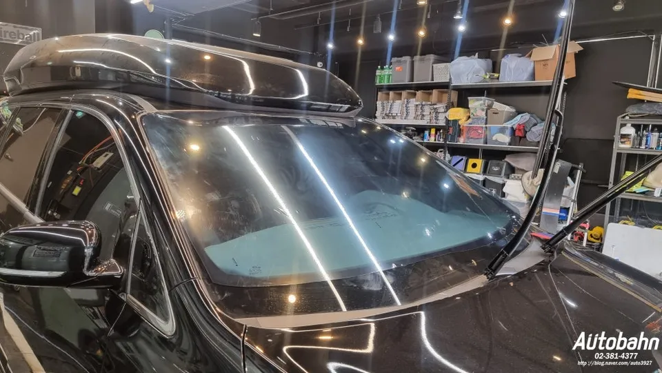 Kia Carnivalのカーフィルム施工事例｜断熱・スモークフィルム 施工写真 2-2