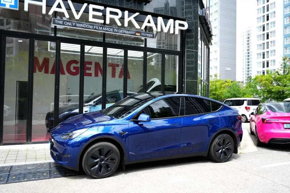 Tesla Model Y window tinting - Tesla Model Y Window Tinting Review: Lumar Vertex 900 photo 3