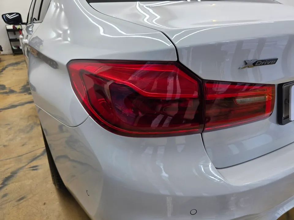 BMW 5 Series G30 テールランプPPF施工事例｜費用目安・仕上がり 施工写真 2