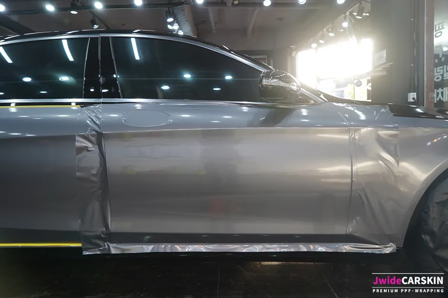 Mercedes-Benz S-Classのカーフィルム施工事例｜費用目安・仕上がり 施工写真 2-3