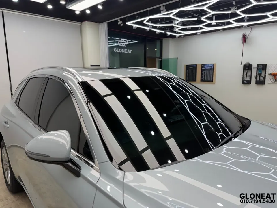 Genesis GV70のカーフィルム施工事例|費用目安・仕上がり 施工写真 3-2