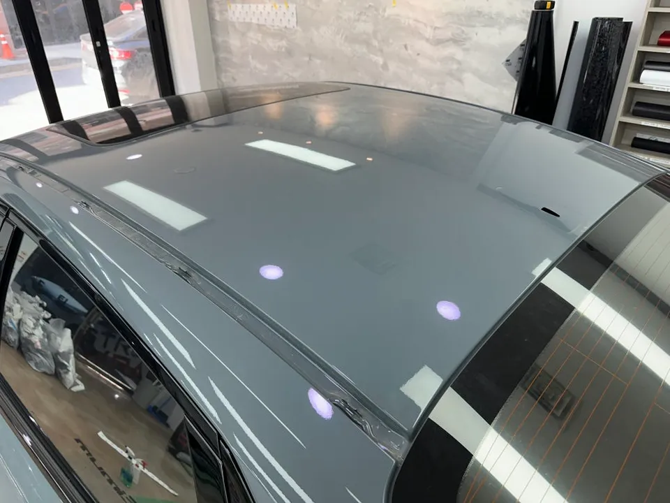 Hyundai Elantra Nのカーラッピング事例｜光沢ブラック 施工写真 3-1
