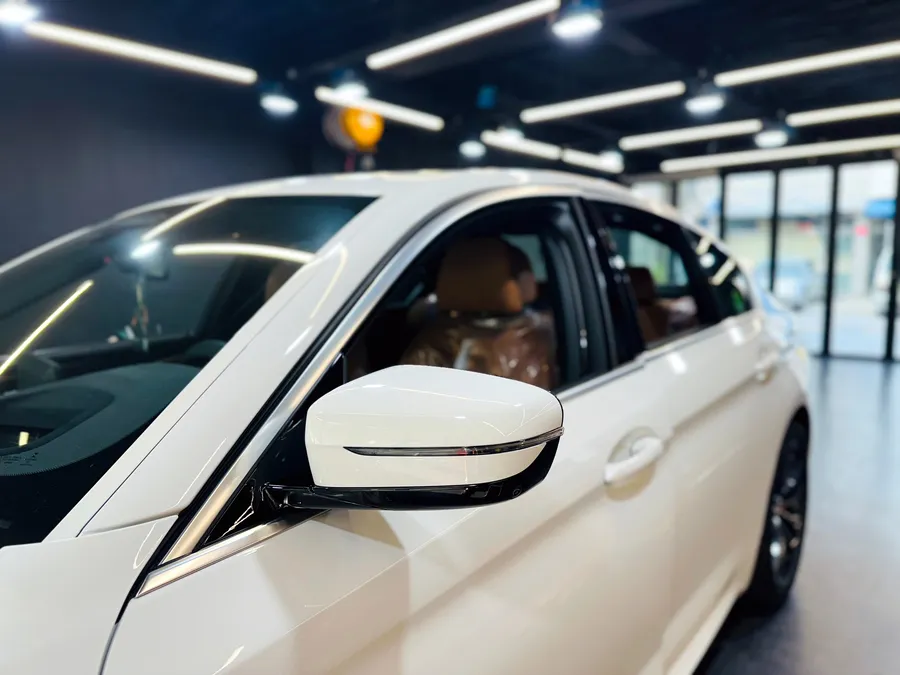 BMW 5 SeriesのPPF施工事例｜クロームパーツのブラックアウト 施工写真 2-2
