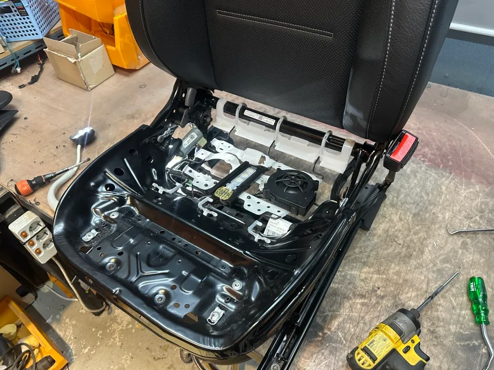 Mercedes-Benz GLA paint correction - Mercedes-Benz GLA Paint Correction Review: Deep Cleaning Results photo 5