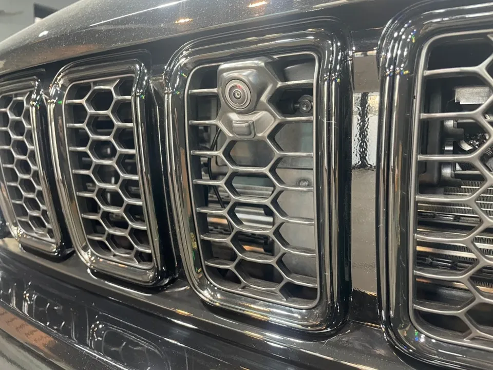 Jeep Grand Cherokee vinyl wrap - Jeep Grand Cherokee Chrome Delete Wrap Review photo 7