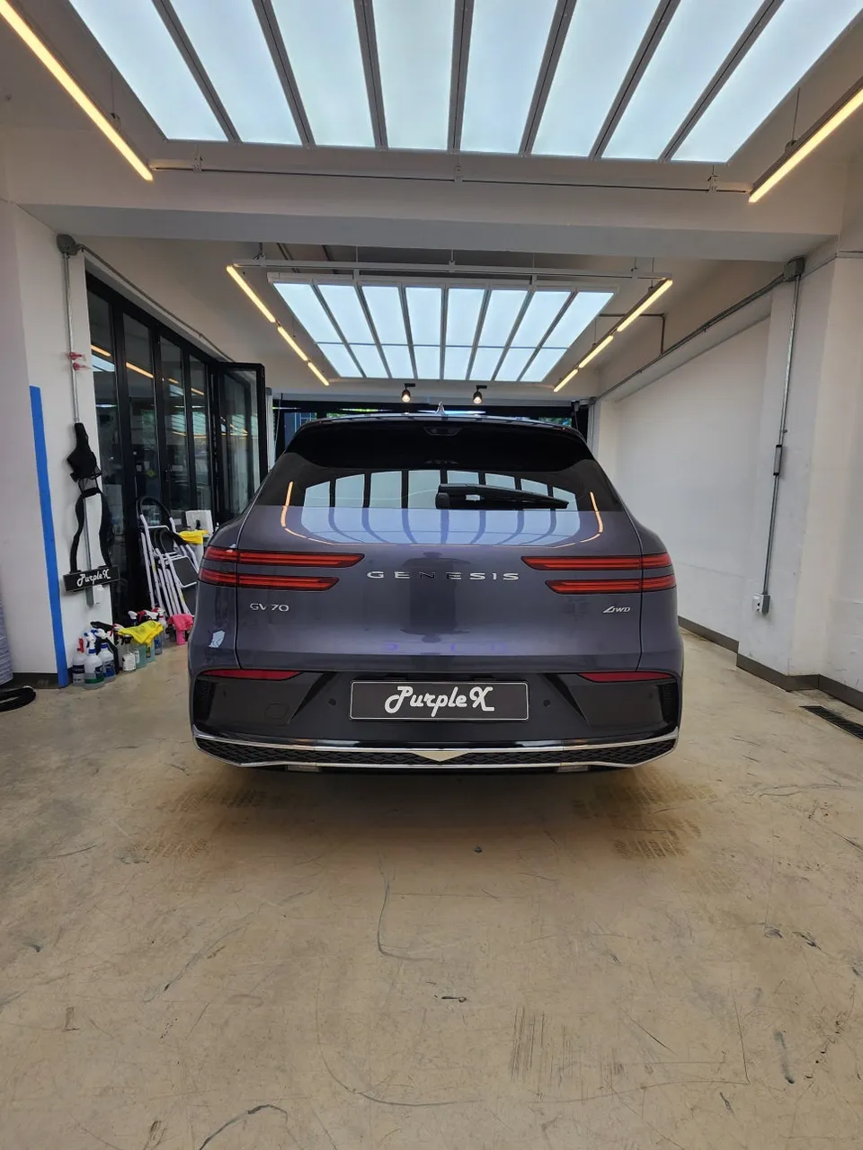Genesis GV70のカーラッピング事例|費用目安・仕上がり 施工写真 3-2