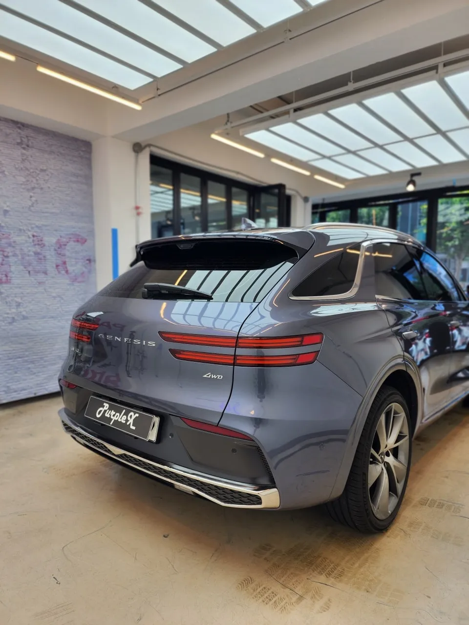 Genesis GV70のカーラッピング事例|費用目安・仕上がり 施工写真 1-3