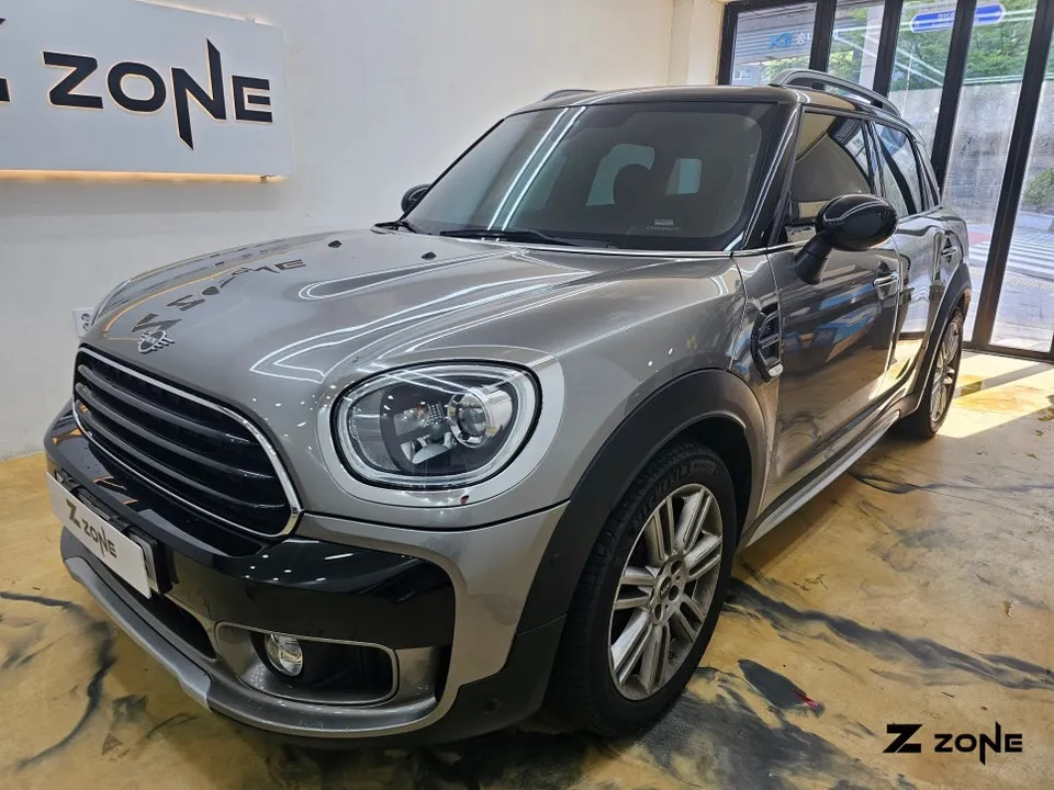MINI MINI CooperのPPF施工事例:デカールと保護フィルム 施工写真 2-2