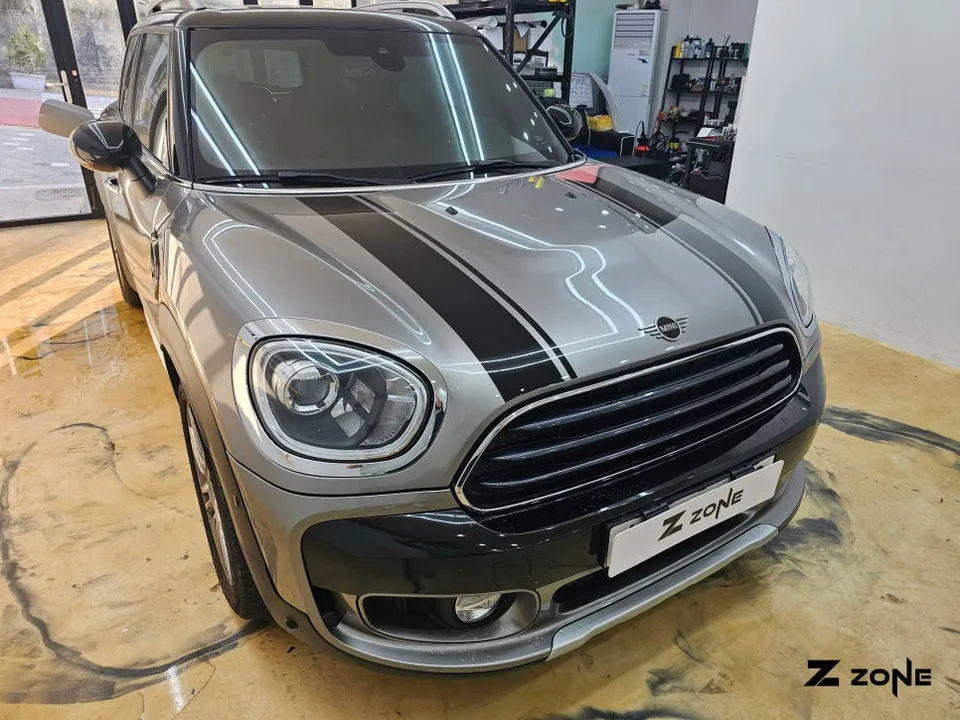 MINI MINI CooperのPPF施工事例:デカールと保護フィルム 施工写真 3-2
