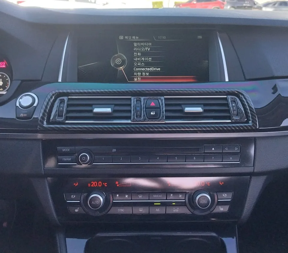 BMW 5 Series F10のAndroid Auto・CarPlay取付事例 施工写真 1-2