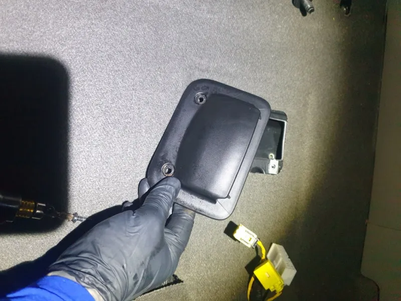 Kia Carnival interior detailing - Kia Carnival Interior Detailing Review — Odor Removal photo 4