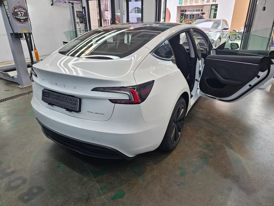 Tesla Model 3 HighlandのPPF施工事例|費用目安・仕上がり 施工写真 3-2
